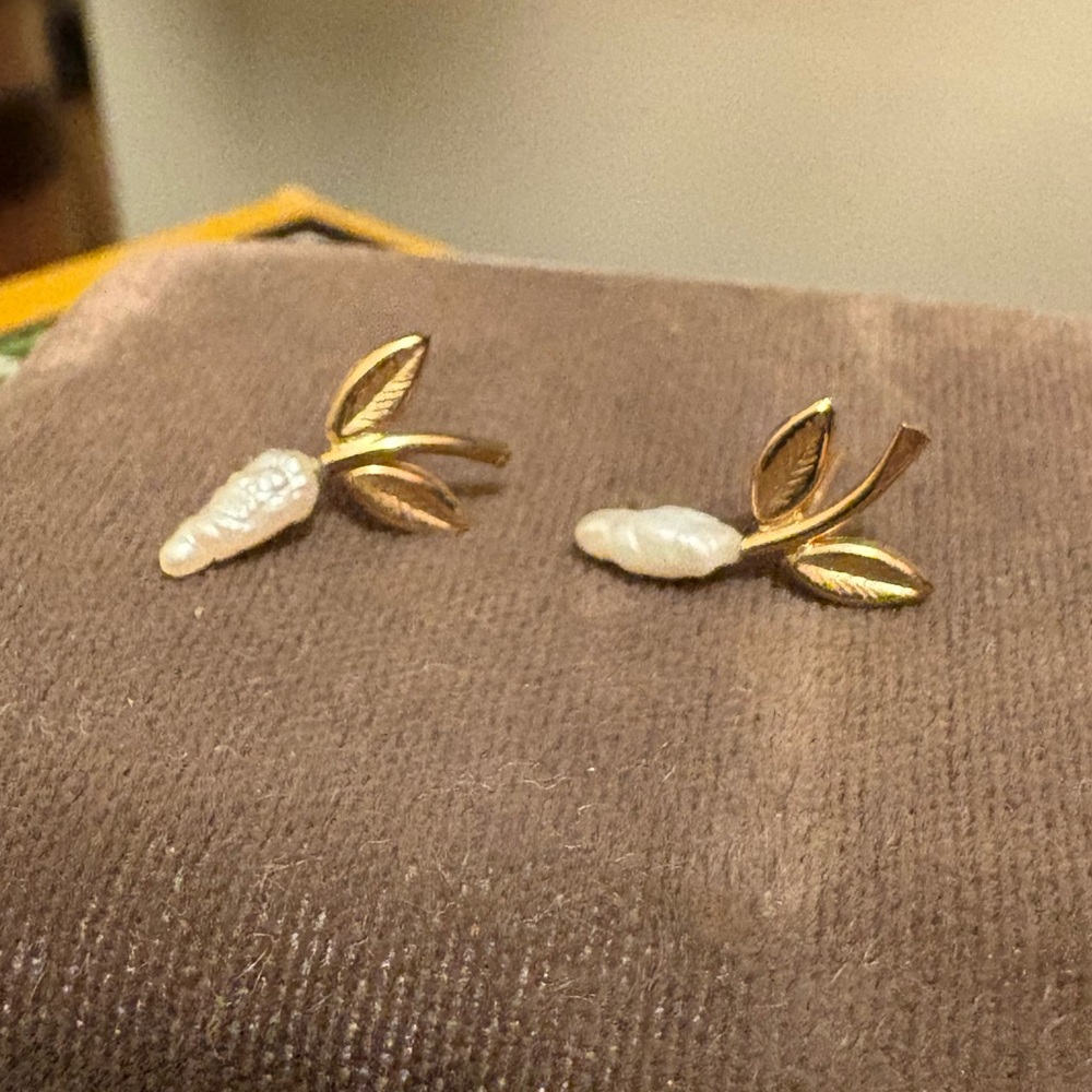 Vintage Gold Freshwater Pearl Earrings